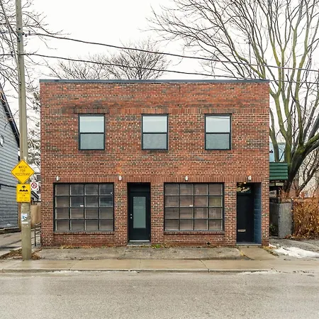 Modern 2 Bedroom Condo - Heart Of Leslieville Toronto Exterior photo